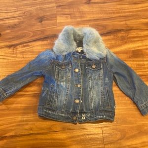 Denim jacket with removable faux fur collar 2T